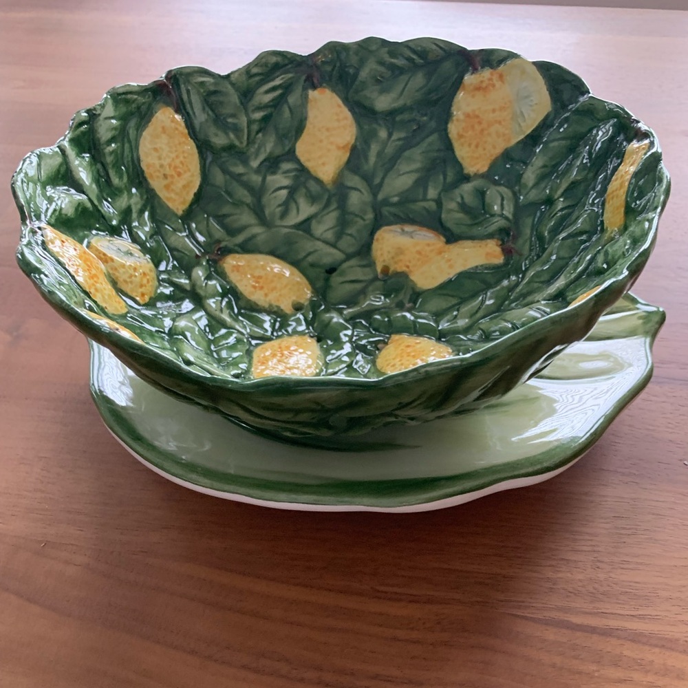 Portuguese made ceramic draining bowl & leaf plate. Traditional lemon design.